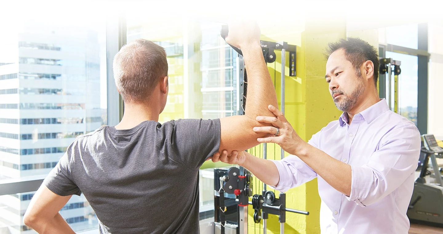 Shoulder movement assessment during physiotherapy
